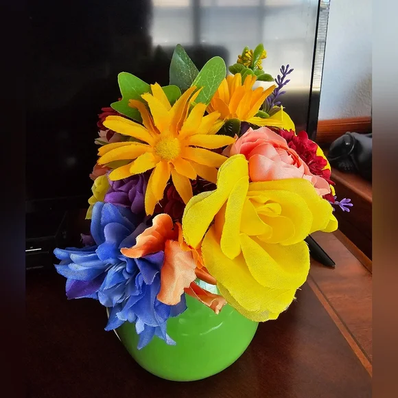 CUSTOM MADE BY MOSBYSTREASURES M&M'S Green and Red Faux Floral Accents - Picture 2 of 5